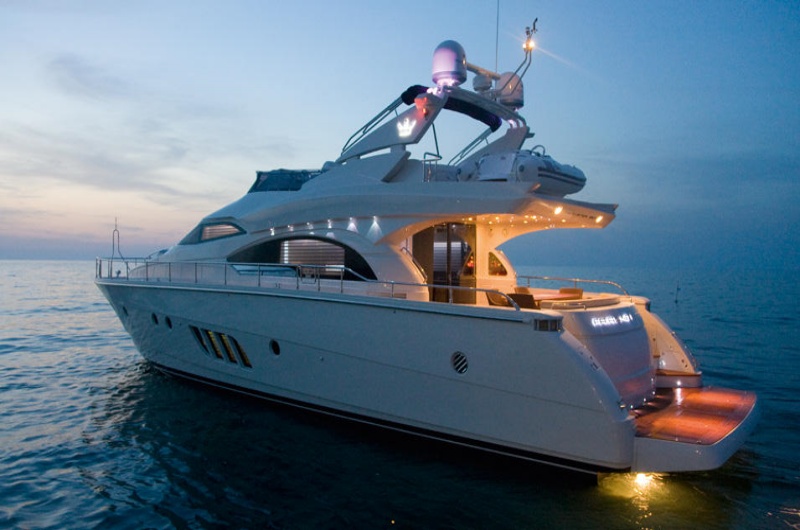 Luxury Yacht Cruising 