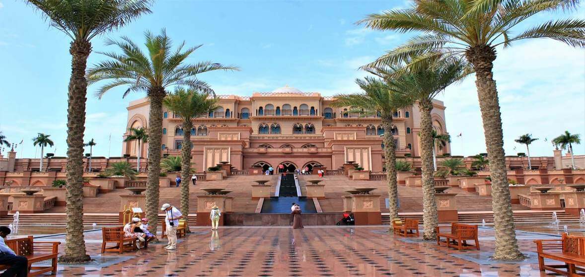 #Explore Abu Dhabi 