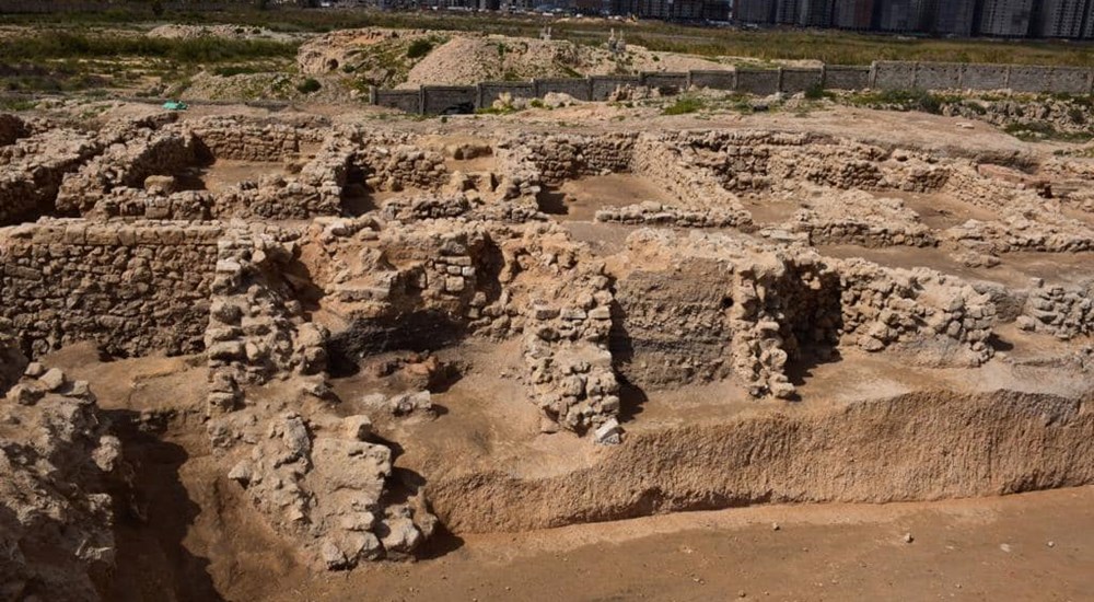 discovering a pottery making area (amphoras) dating back to the beginnings of the Roman era